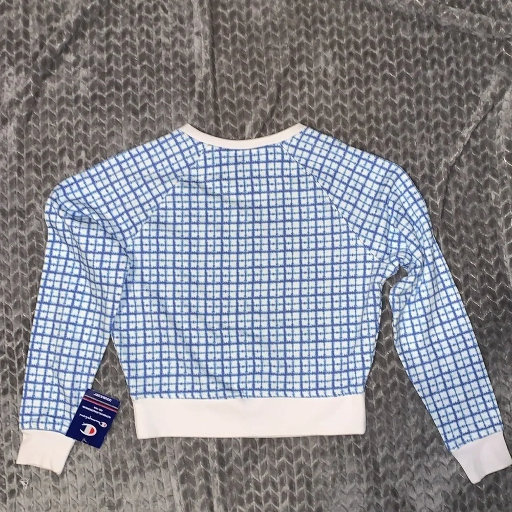 Lot of 3 lightweight jackets/sweatshirt. ‎ Size Small.